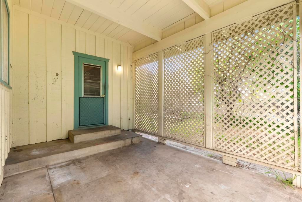 Image 7 of property listing at 10850 2nd Street, Santee, CA 92071