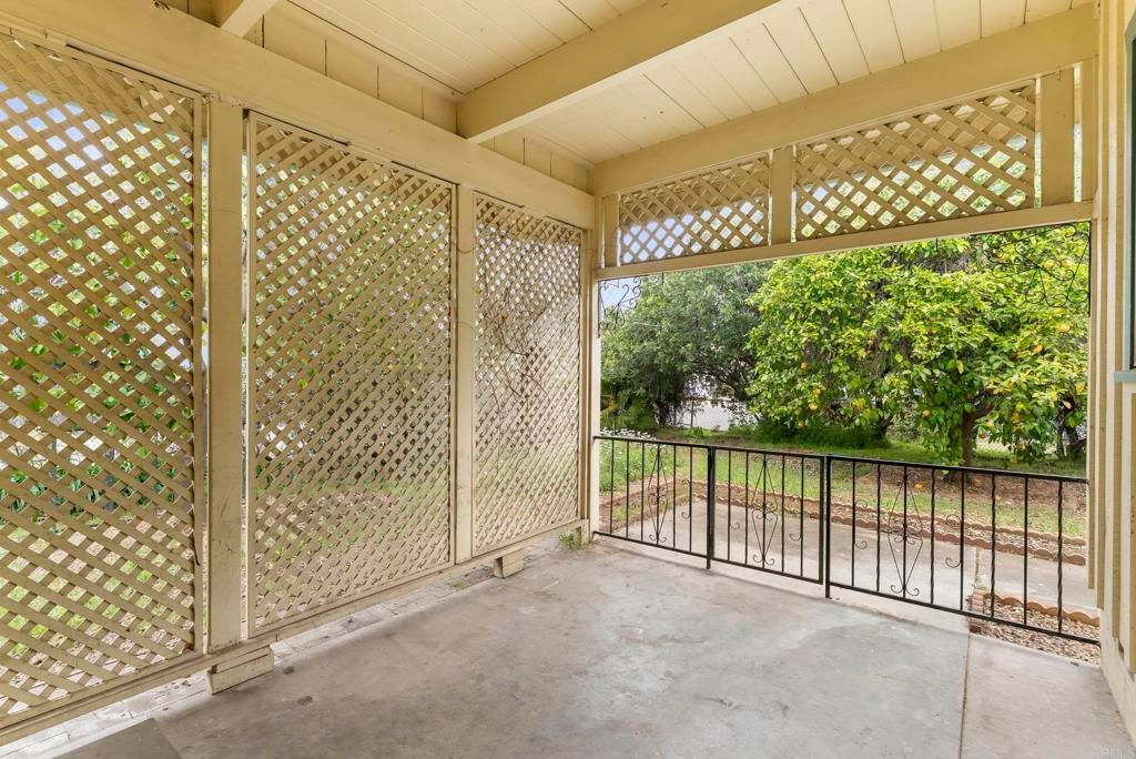 Image 8 of property listing at 10850 2nd Street, Santee, CA 92071