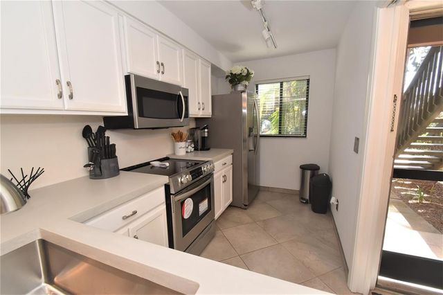 1716 GLENHOUSE DRIVE GL323, Sarasota, FL 34231