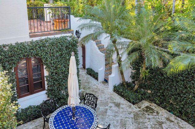 424 Brazilian Avenue, Palm Beach, FL 33480