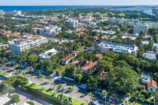 424 Brazilian Avenue, Palm Beach, FL 33480