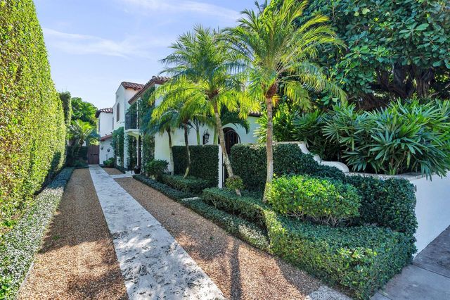 424 Brazilian Avenue, Palm Beach, FL 33480