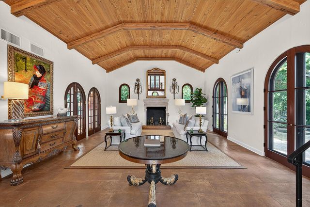 424 Brazilian Avenue, Palm Beach, FL 33480