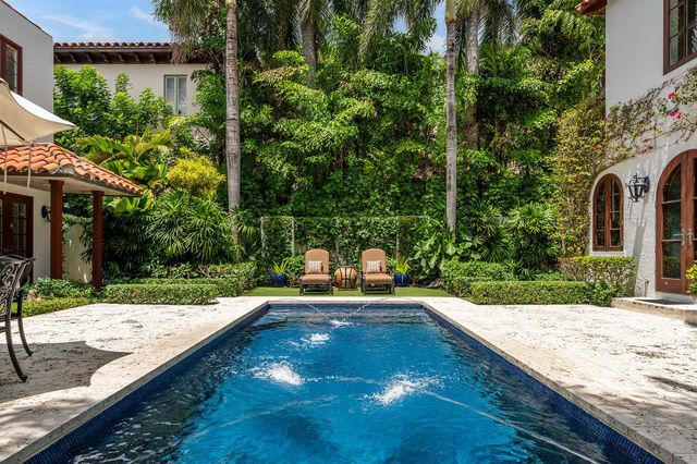 424 Brazilian Avenue, Palm Beach, FL 33480