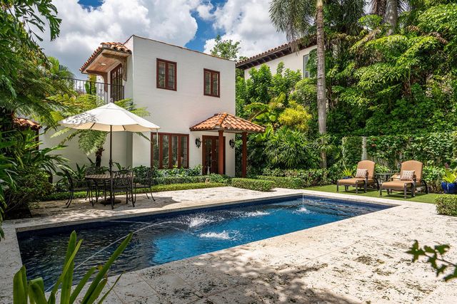424 Brazilian Avenue, Palm Beach, FL 33480