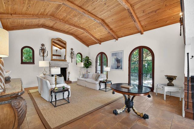 424 Brazilian Avenue, Palm Beach, FL 33480