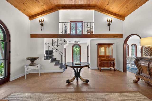 424 Brazilian Avenue, Palm Beach, FL 33480
