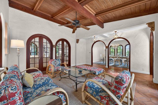 424 Brazilian Avenue, Palm Beach, FL 33480