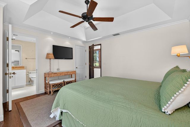 424 Brazilian Avenue, Palm Beach, FL 33480