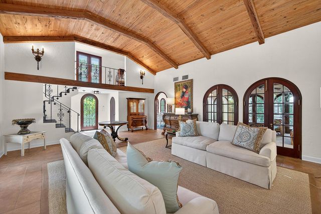 424 Brazilian Avenue, Palm Beach, FL 33480
