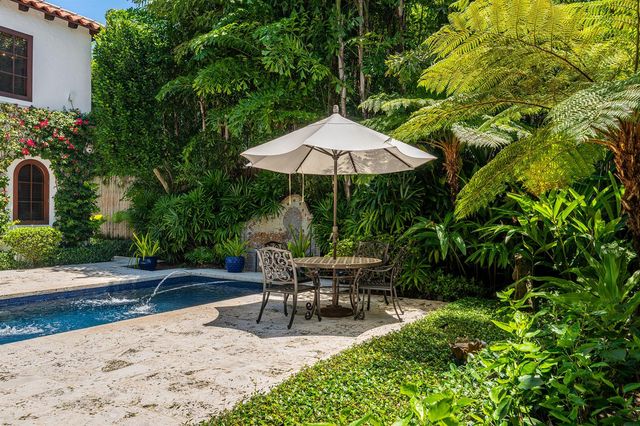 424 Brazilian Avenue, Palm Beach, FL 33480