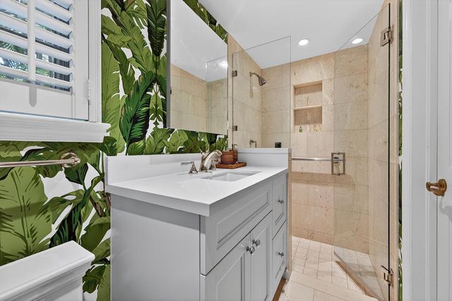 424 Brazilian Avenue, Palm Beach, FL 33480