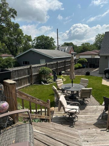 8039 Forest Avenue, Munster, IN 46321
