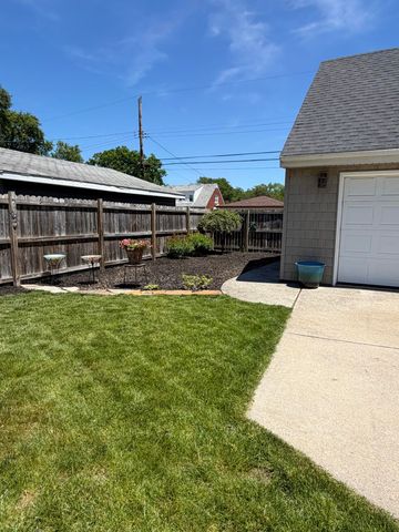 8039 Forest Avenue, Munster, IN 46321