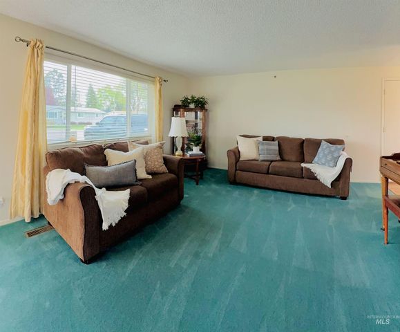 114 Meyer Ave, Nampa, ID 83686