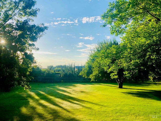 114 Meyer Ave, Nampa, ID 83686