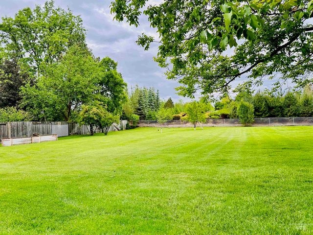 114 Meyer Ave, Nampa, ID 83686