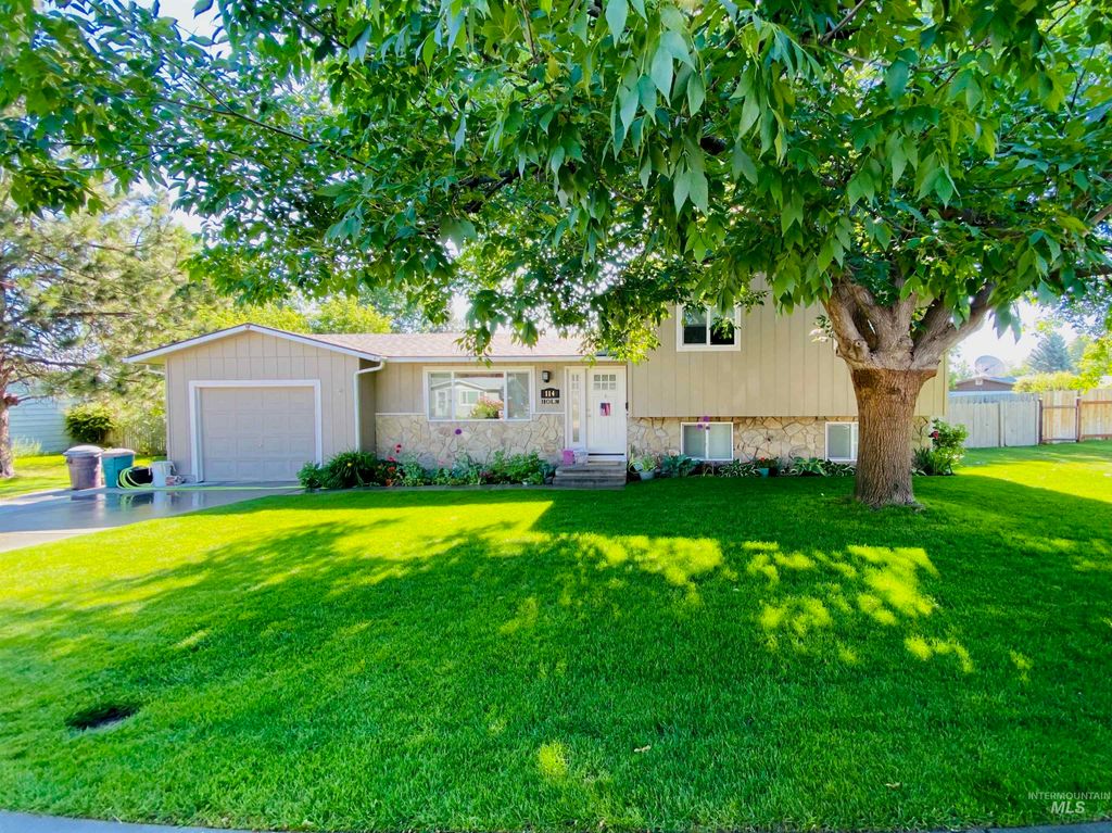 114 Meyer Ave, Nampa, ID 83686
