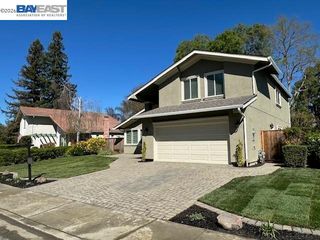 1074 Harvest Cir, Pleasanton, CA 94566