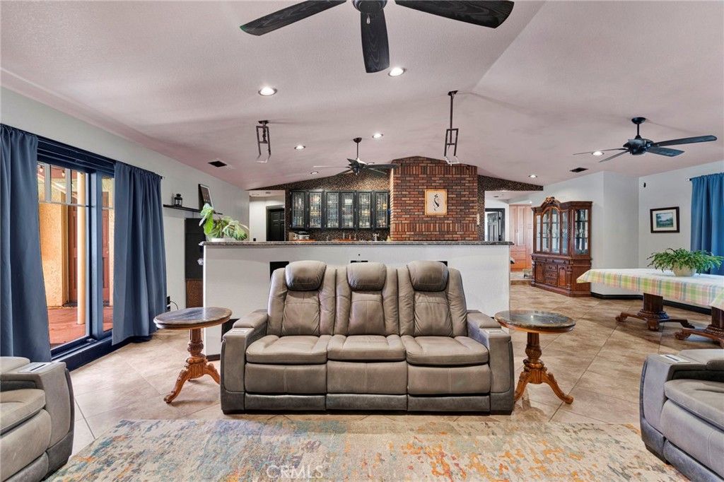 Image 10 of property listing at 13863 Pamlico, Apple Valley, CA 92307