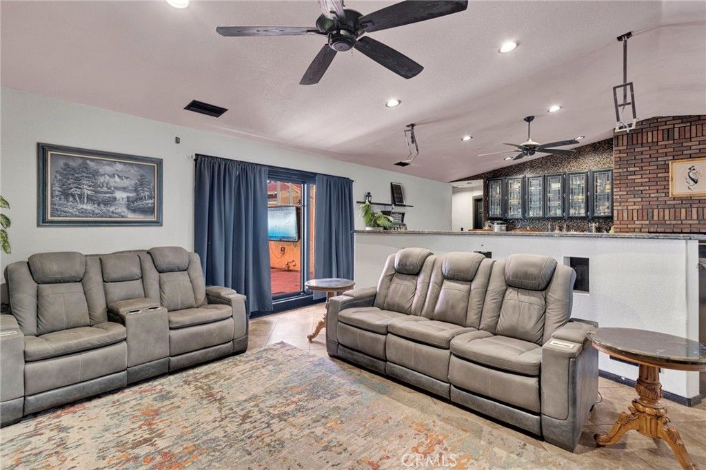 Image 11 of property listing at 13863 Pamlico, Apple Valley, CA 92307