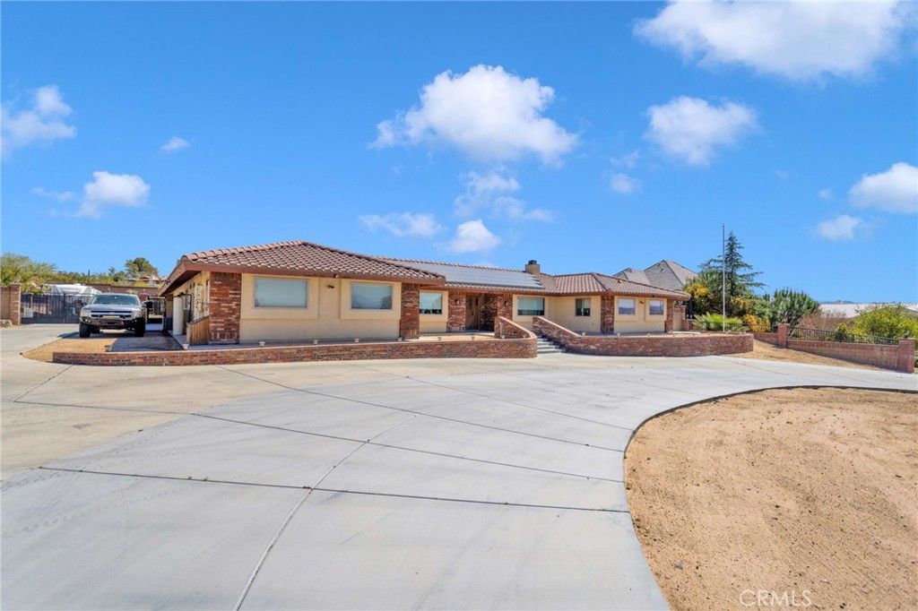 Image 3 of property listing at 13863 Pamlico, Apple Valley, CA 92307