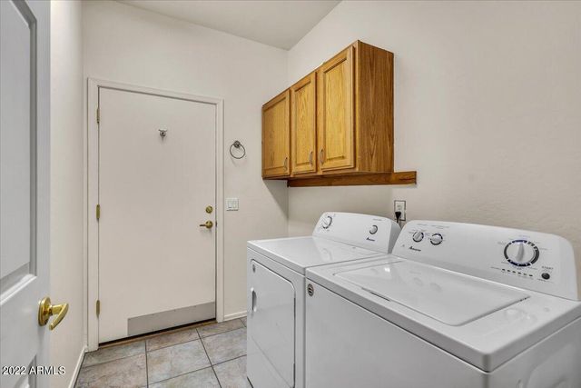 902 E MADELINE Drive, Chandler, AZ 85225