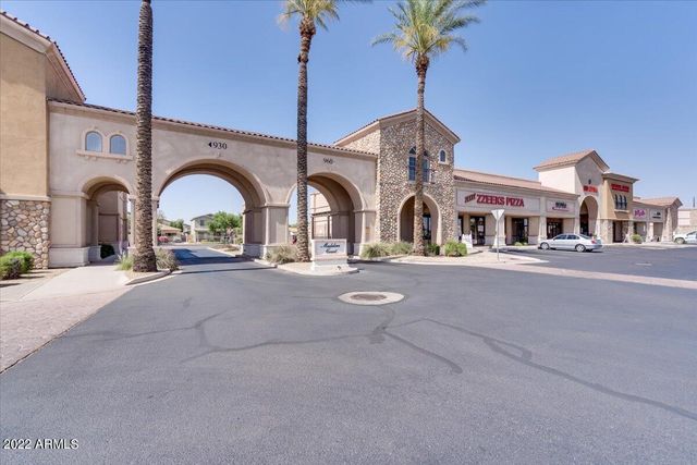 902 E MADELINE Drive, Chandler, AZ 85225