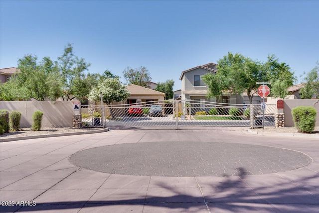902 E MADELINE Drive, Chandler, AZ 85225