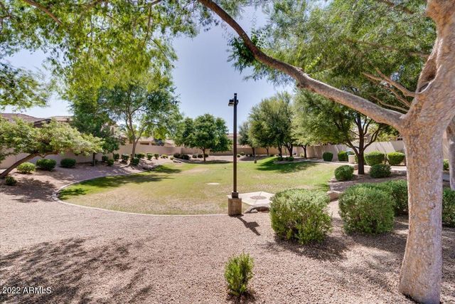 902 E MADELINE Drive, Chandler, AZ 85225