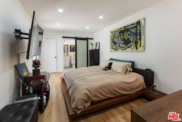 1722 W 107th Street, Los Angeles, CA 90047