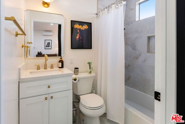 1722 W 107th Street, Los Angeles, CA 90047