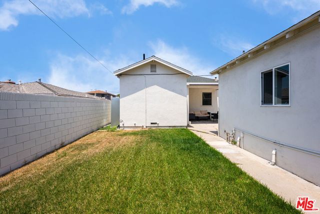 1722 W 107th Street, Los Angeles, CA 90047