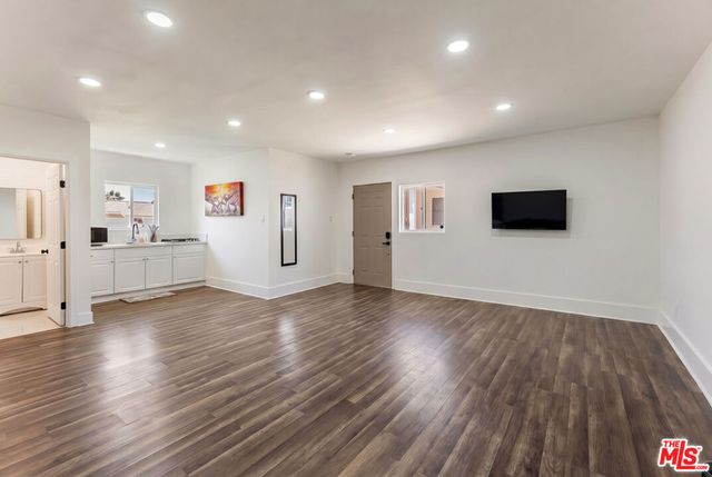 1722 W 107th Street, Los Angeles, CA 90047