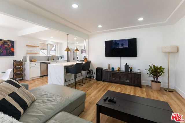 1722 W 107th Street, Los Angeles, CA 90047