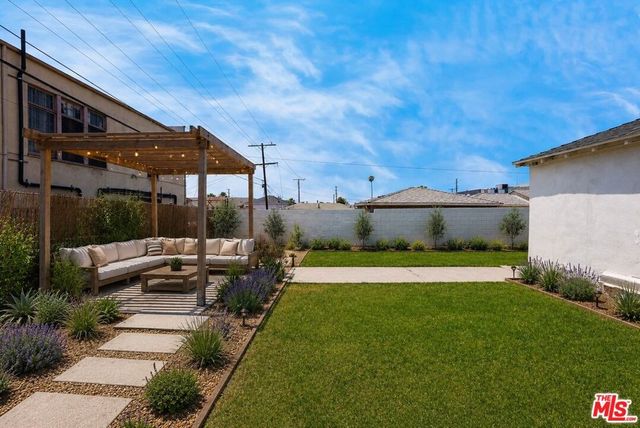 1722 W 107th Street, Los Angeles, CA 90047