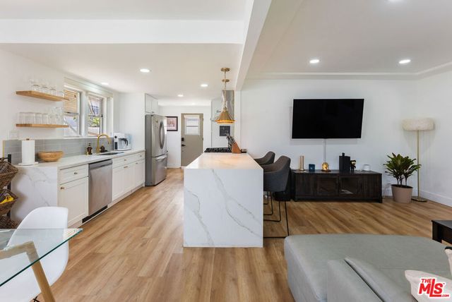 1722 W 107th Street, Los Angeles, CA 90047