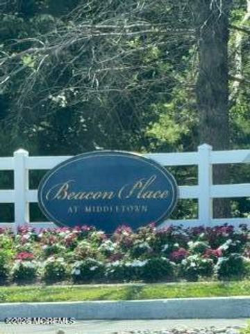 402 Wedgewood Circle, Belford, NJ 07718