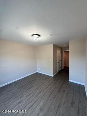 402 Wedgewood Circle, Belford, NJ 07718