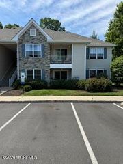 402 Wedgewood Circle, Belford, NJ 07718