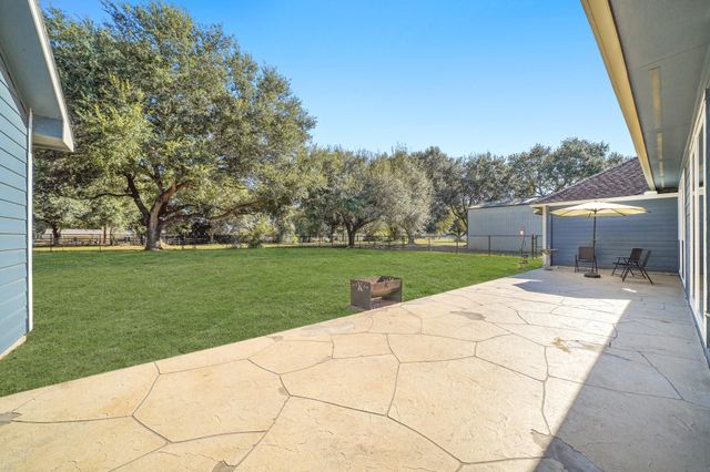 414 Brazos Hill Lane, Sealy, TX 77474