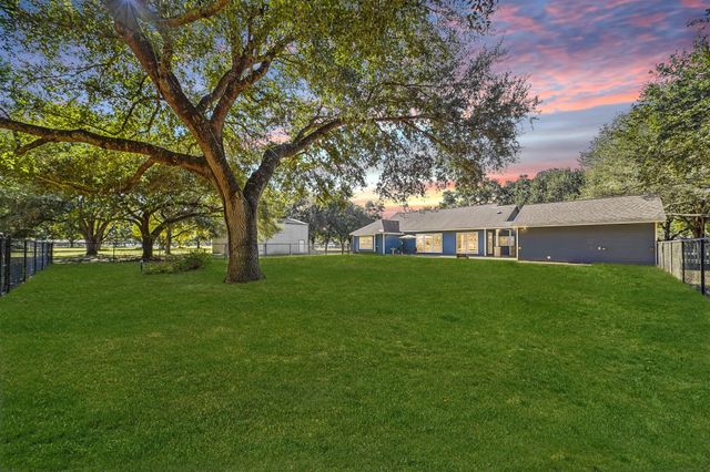 414 Brazos Hill Lane, Sealy, TX 77474