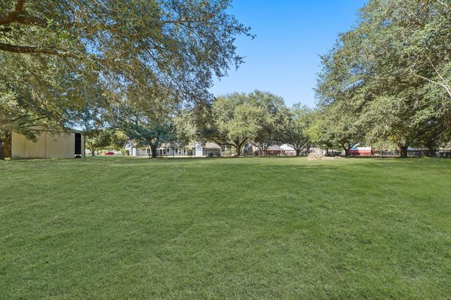 414 Brazos Hill Lane, Sealy, TX 77474