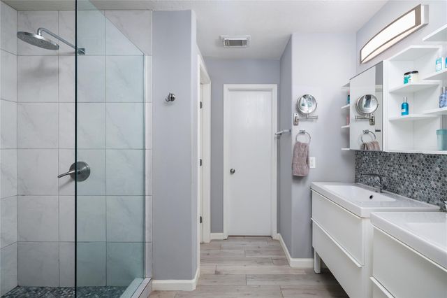 143 S Vesper Bend Circle, Spring, TX 77382