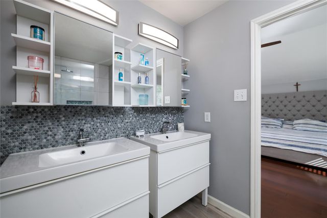 143 S Vesper Bend Circle, Spring, TX 77382