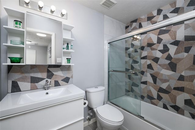 143 S Vesper Bend Circle, Spring, TX 77382