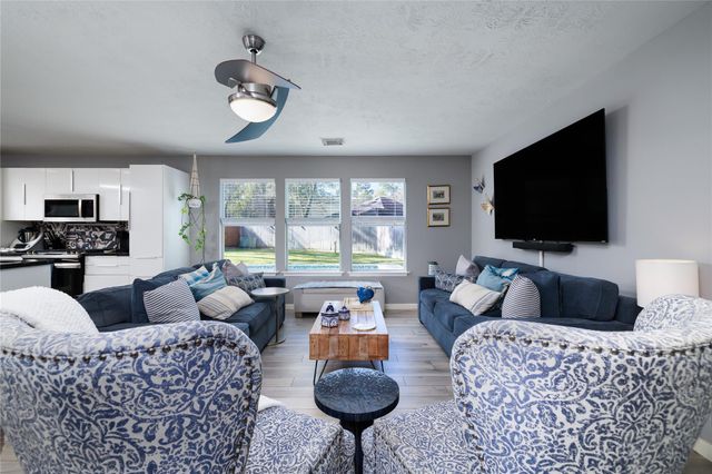 143 S Vesper Bend Circle, Spring, TX 77382