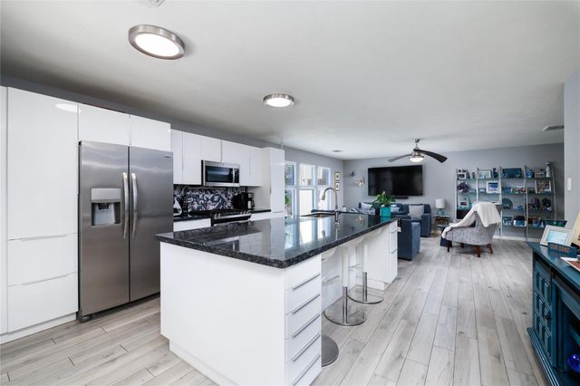 143 S Vesper Bend Circle, Spring, TX 77382