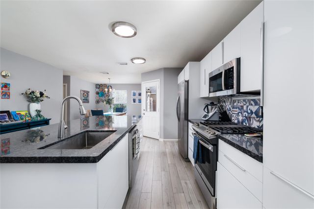 143 S Vesper Bend Circle, Spring, TX 77382