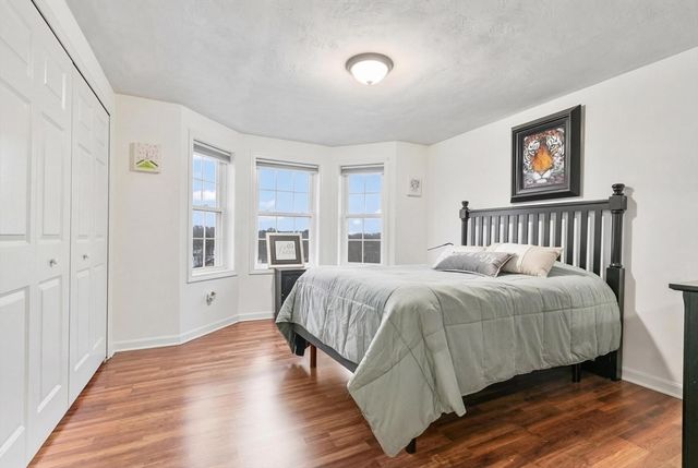 22 Bittersweet Blvd, Worcester, MA 01607